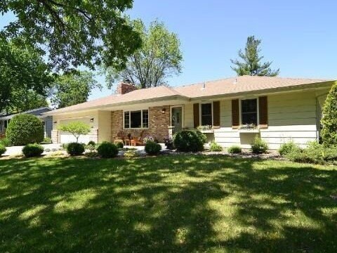 Foto principal - 4 BR with 2 BA Single Family Home in Bloom...