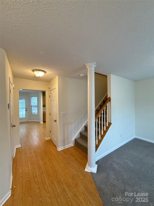 Foto del edificio - 9806 Baxter Caldwell Dr