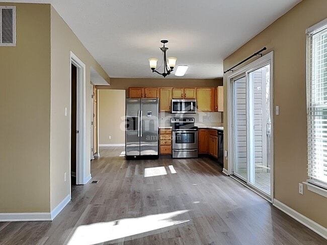 Building Photo - 1441 Scenic River Dr