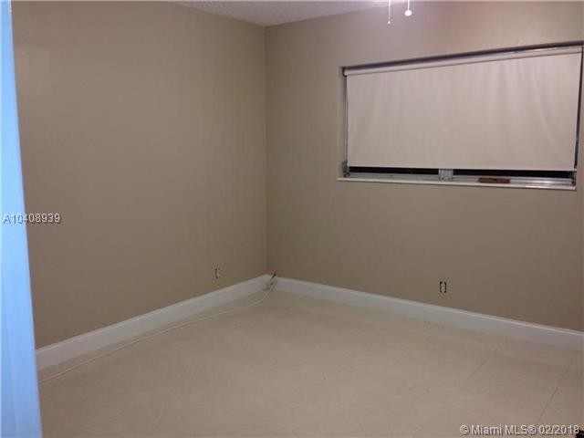 Foto del edificio - 2531 NE 10th Ct