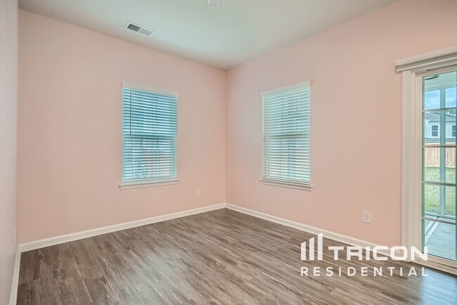 Foto del edificio - 1302 Harkey Creek Dr