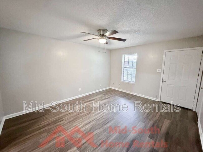 Foto del edificio - 3829 Walsingham Dr