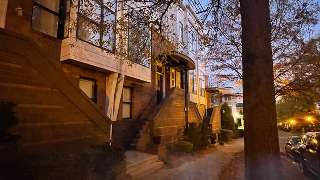 Beautiful uptown street, quiet. - 651 E 10th St Apartment