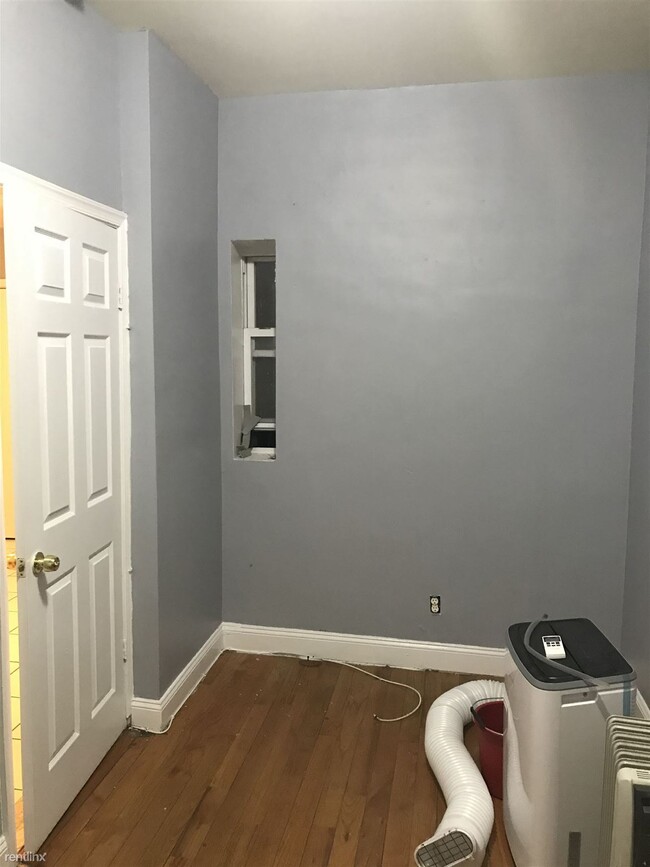 Building Photo - Studio, 1 bath  - 216 48th St