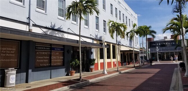 Foto del edificio - 1415 Dean St