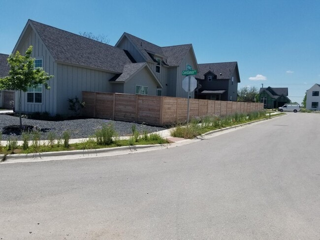 Building Photo - 416 Constance Dr