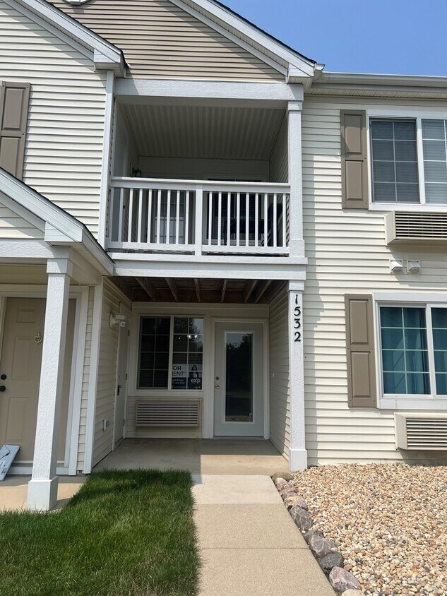 1532 McClure Rd Unit 0, Aurora, IL 60505 Condo for Rent in Aurora, IL