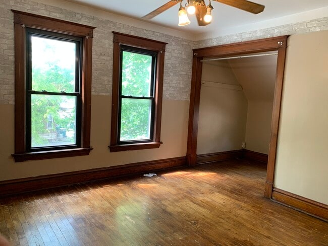 Building Photo - 701 W Marion St
