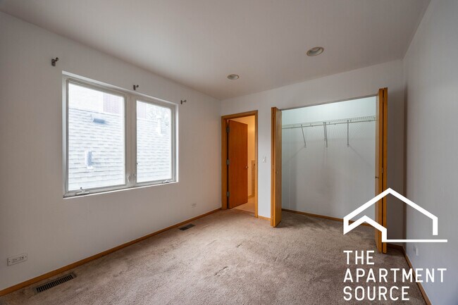 Foto del edificio - 1049 N Winchester Ave
