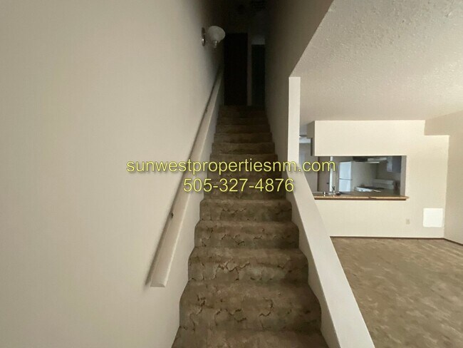 Foto del edificio - 1621 N Farmington Ave