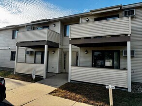 Building Photo - 2114 Valleyhigh Dr NW