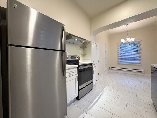 Foto del edificio - Bright & Updated Studio in Prime Palo Alto...