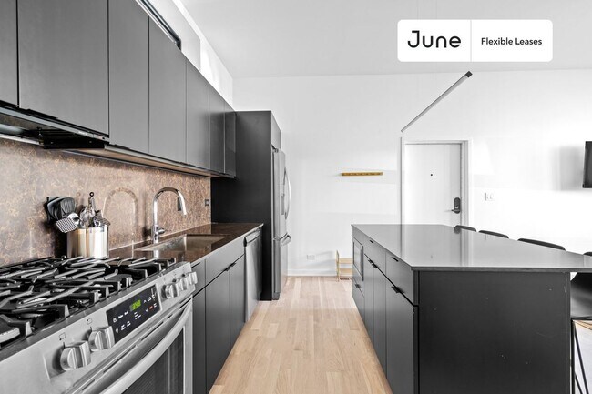 Foto del edificio - 2122 S Hoyne Ave