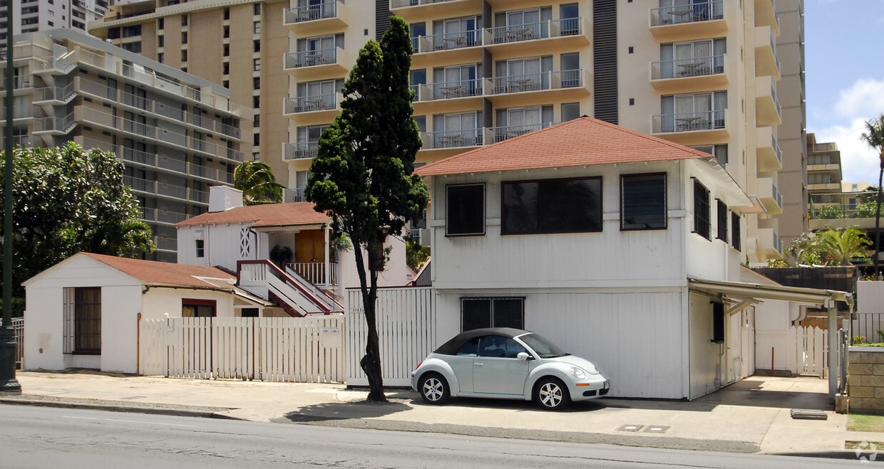 Building Photo - 2165-2167 Ala Wai Blvd