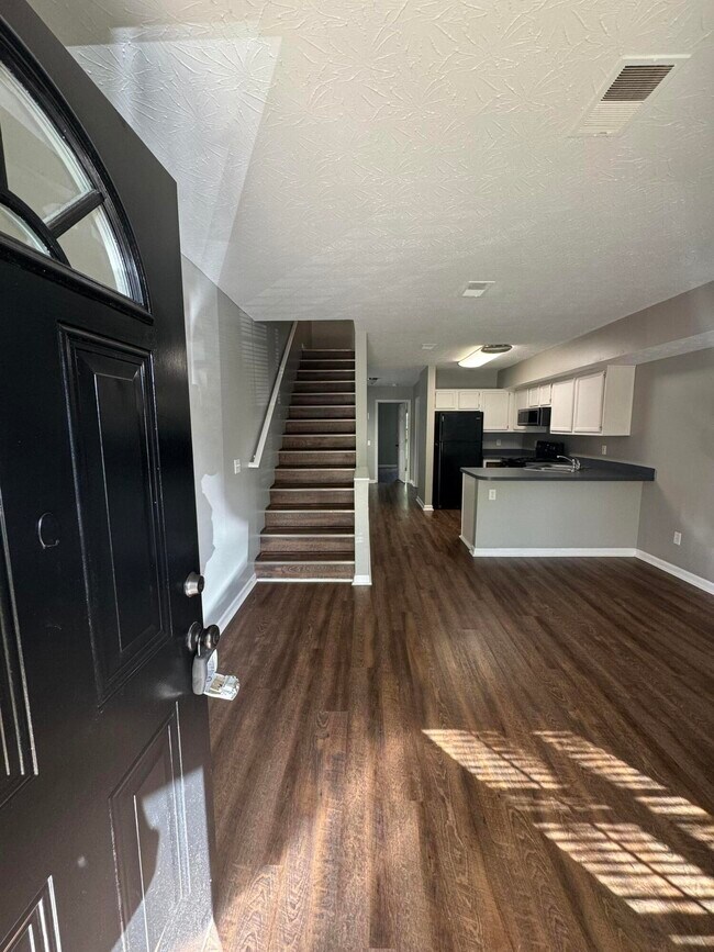 Building Photo - 210 Mousas Way