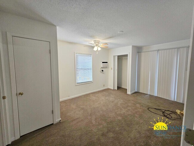Building Photo - Quaint One bedroom Unit in the heart of De...