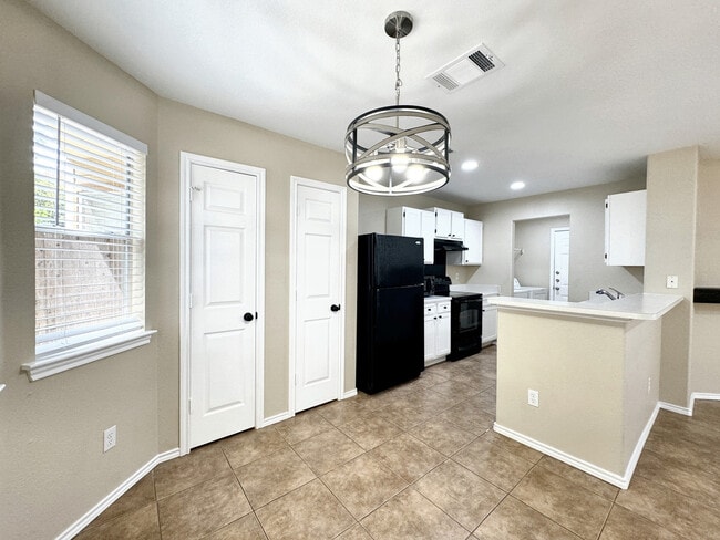 Building Photo - 831 Sagewood Trail