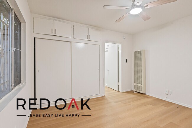 Foto del edificio - Cozy One Bedroom Walk-Up with Tons of Natu...