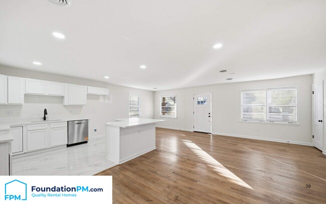 Foto del edificio - 1416 Marcia Rd