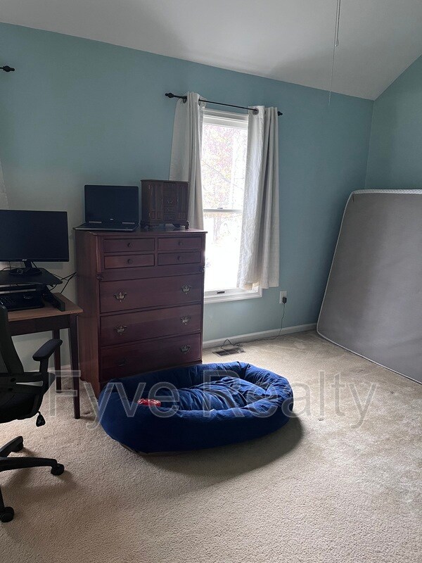 Building Photo - 7538 Elioak Ter