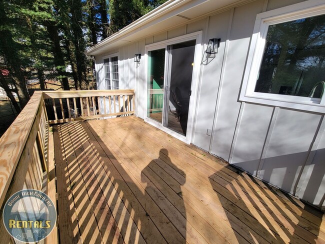 Photo - Adorable and Spacious Ranch Close to Town! House