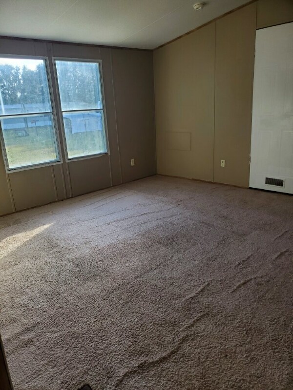 Building Photo - 494 Crooked St