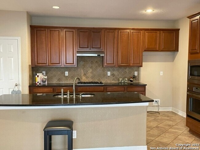 Building Photo - GOLD section of Bella Vista