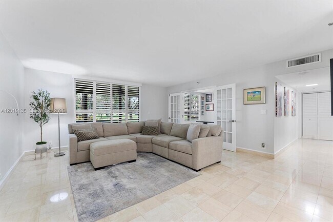 Foto del edificio - 7225 Promenade Dr