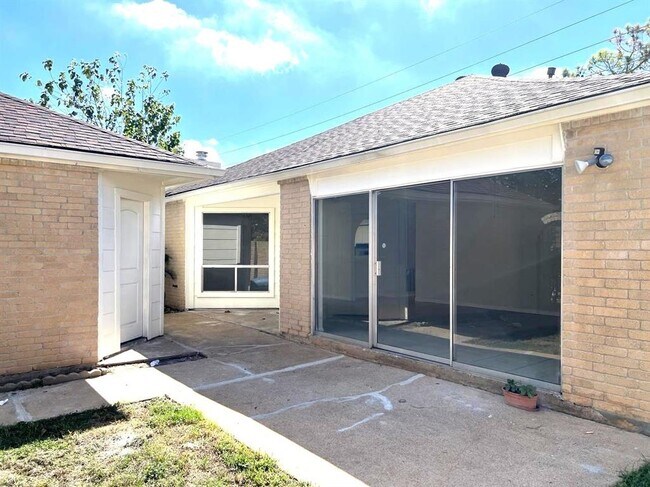 Foto del edificio - 14919 Heritage Wood Dr