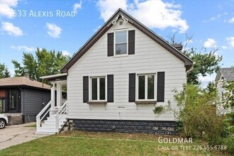 Building Photo - 1533 Alexis Rd
