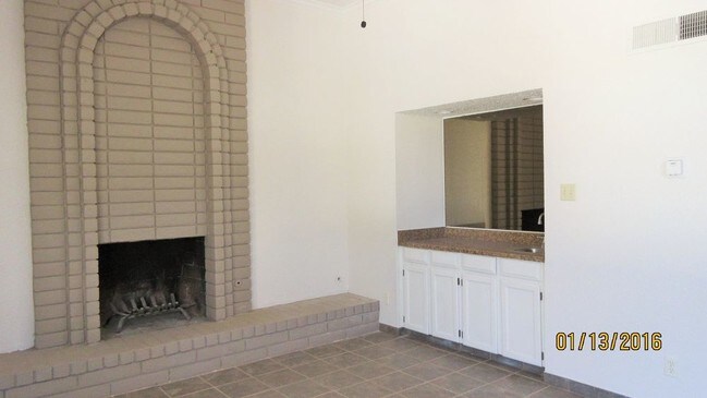 Building Photo - 756 Agua Caliente Dr