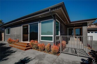 Building Photo - 2880 Chateau Way