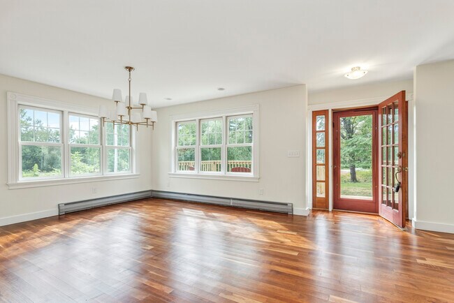Foto del edificio - 53 Hannaford Cove Rd