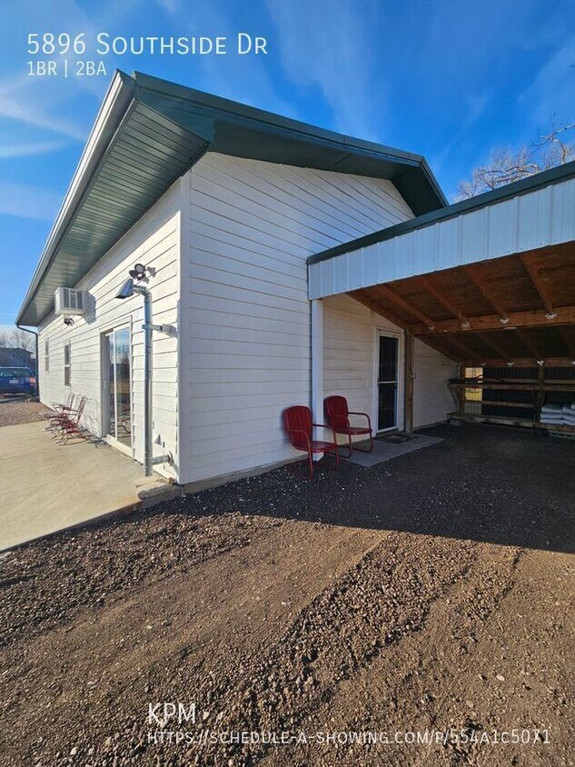 Primary Photo - 1 BED | PLUS LOFT AREA | 1.5 BATH | FURNIS...