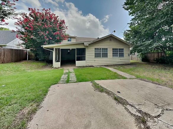 Foto del edificio - 1003 Rosewood Ln