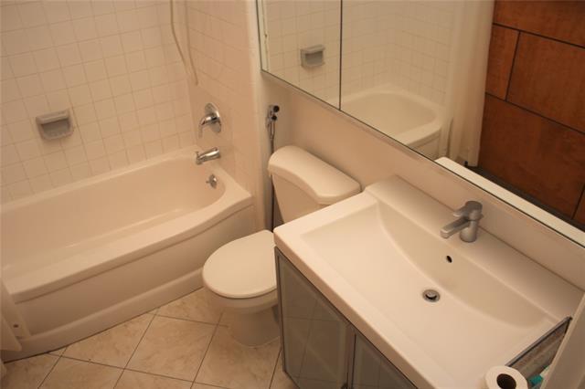 Foto del edificio - 417 Melrose Dr