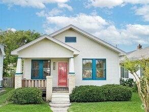 Building Photo - 4120 Avenue S 1/2