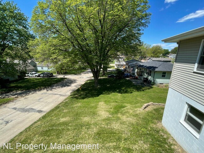 Building Photo - 3 br, 1 bath House - 7704 N 33rd Street
