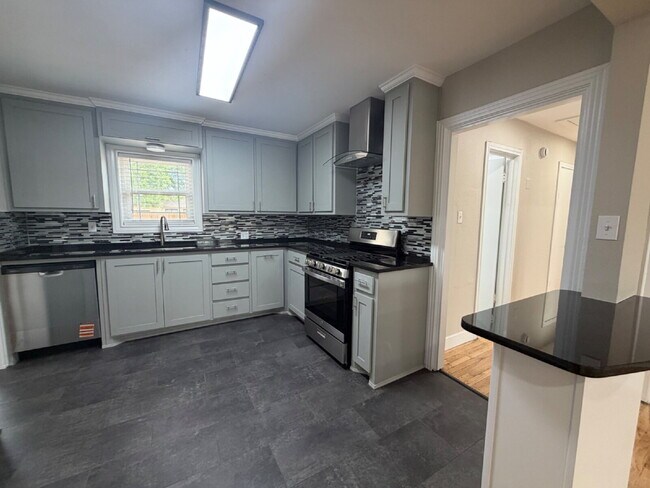 Foto del edificio - Fully renovated 2 bed 2 bath in the Medical District