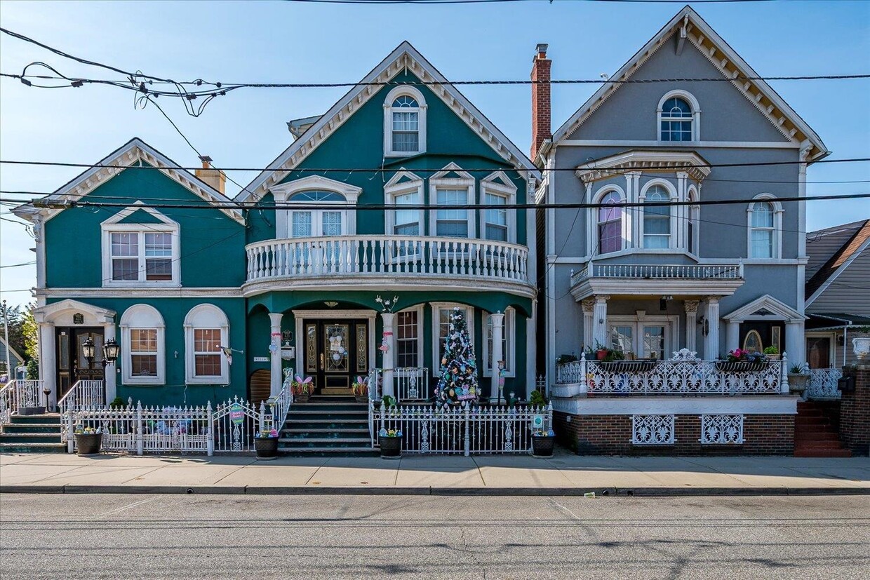 Primary Photo - 425 Warren St