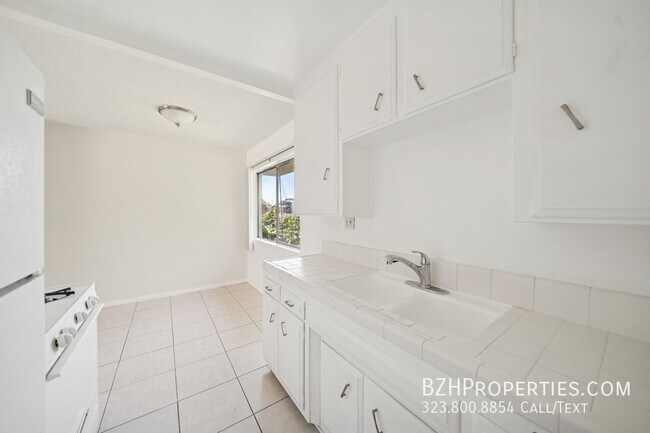 Foto del edificio - 2038 S Holt Ave