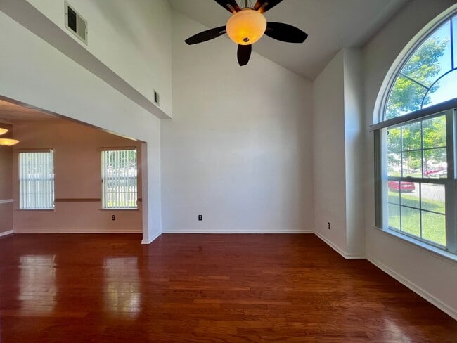 Building Photo - Beautiful 4 bedroom home in Chesapeake