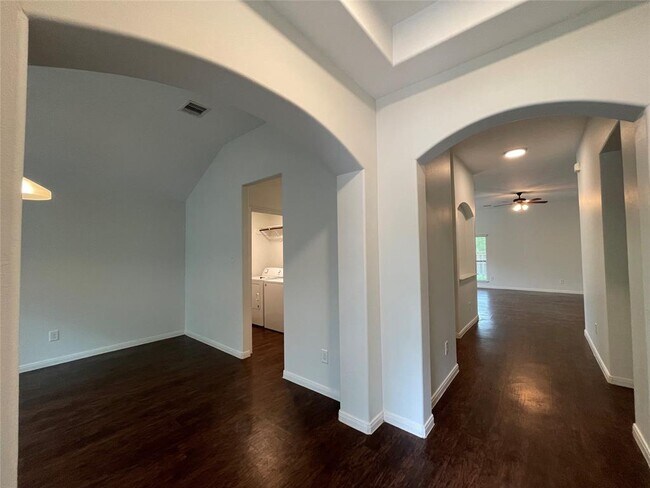 Foto del edificio - 13429 Raintree Dr