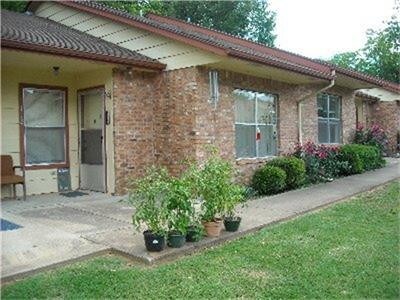 Foto del edificio - 101 Candlewood Dr