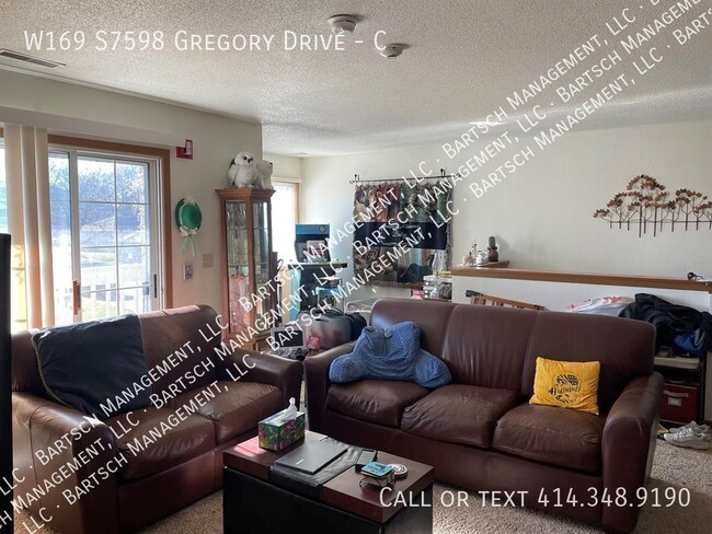 Foto del edificio - W169S7598-S7598 Gregory Dr
