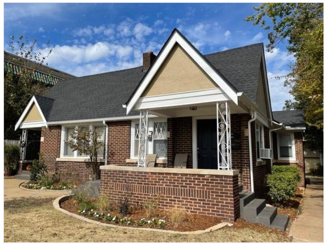 Building Photo - 223 NW 24th St