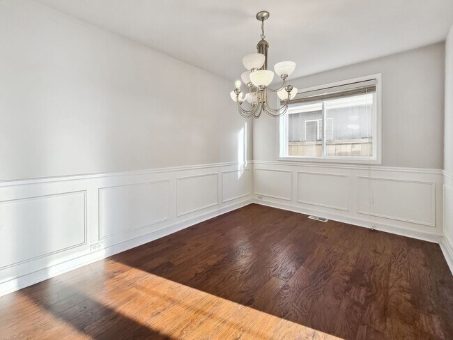 Foto del edificio - Updated 3-Bedroom Home with Deck Near Renton Landing