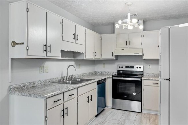 Building Photo - 574 Wedgewood Dr