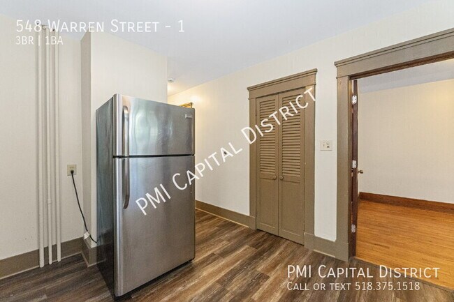 Foto del edificio - 548 Warren St