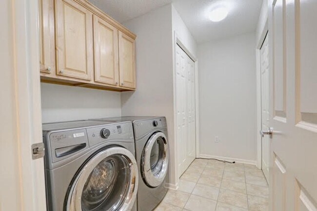Building Photo - Be the FIRST TO SEE this SPECTACULAR CONDO...